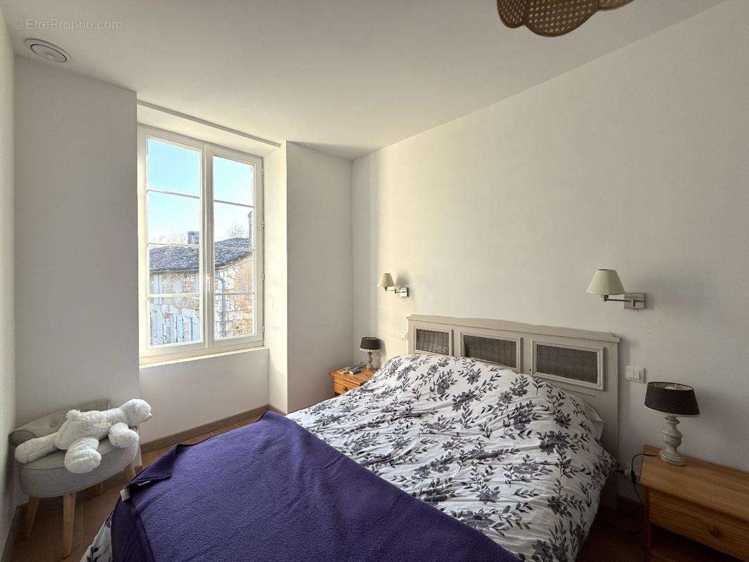 Maison à CHARRAS