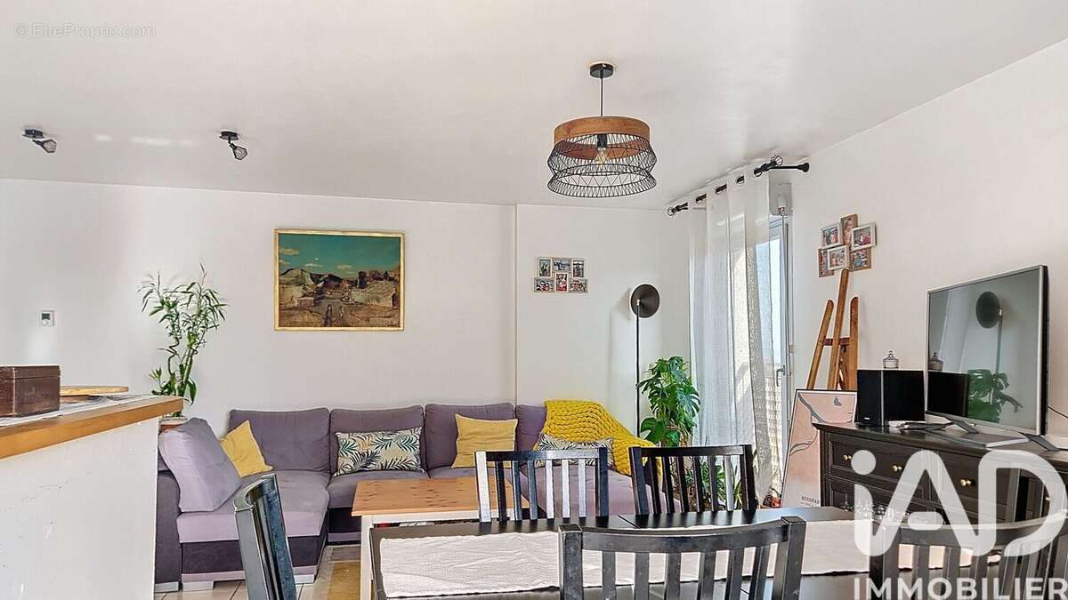 Photo 4 - Appartement à DECINES-CHARPIEU