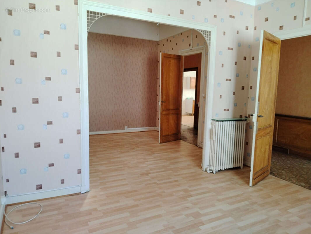 Appartement à COUTRAS