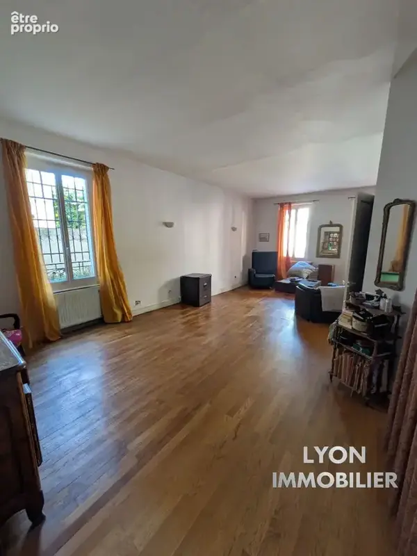 Appartement t3 - secteur montchat - photo 2