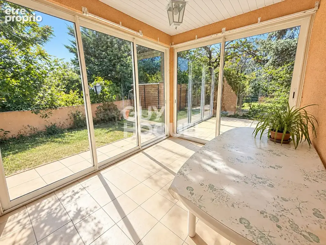 Mozac - Plain pied 3 chambres- jardin et garage - photo 6