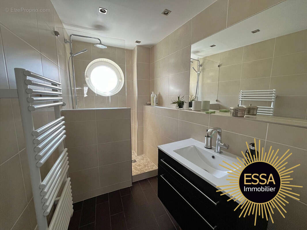 Maison à CRESPIERES