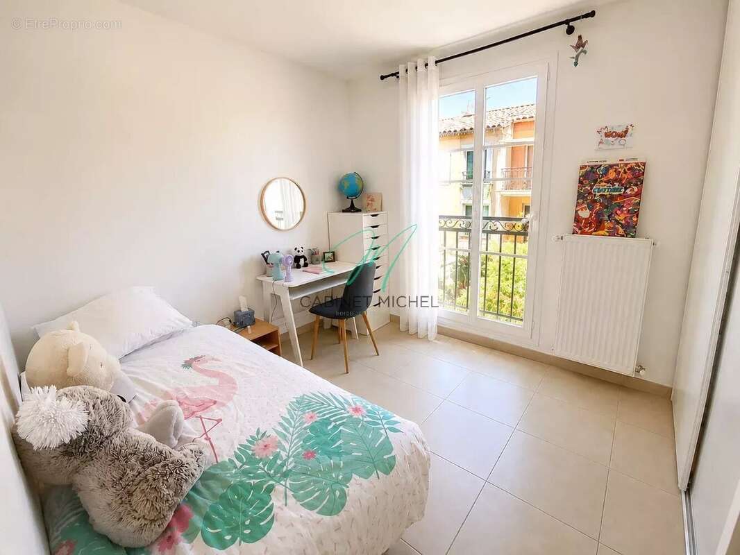 Appartement à ROQUEFORT-LES-PINS
