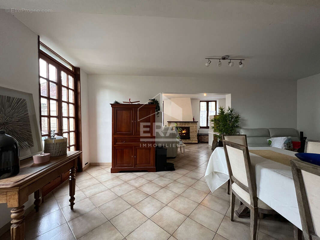 Maison à NOYANT-ET-ACONIN