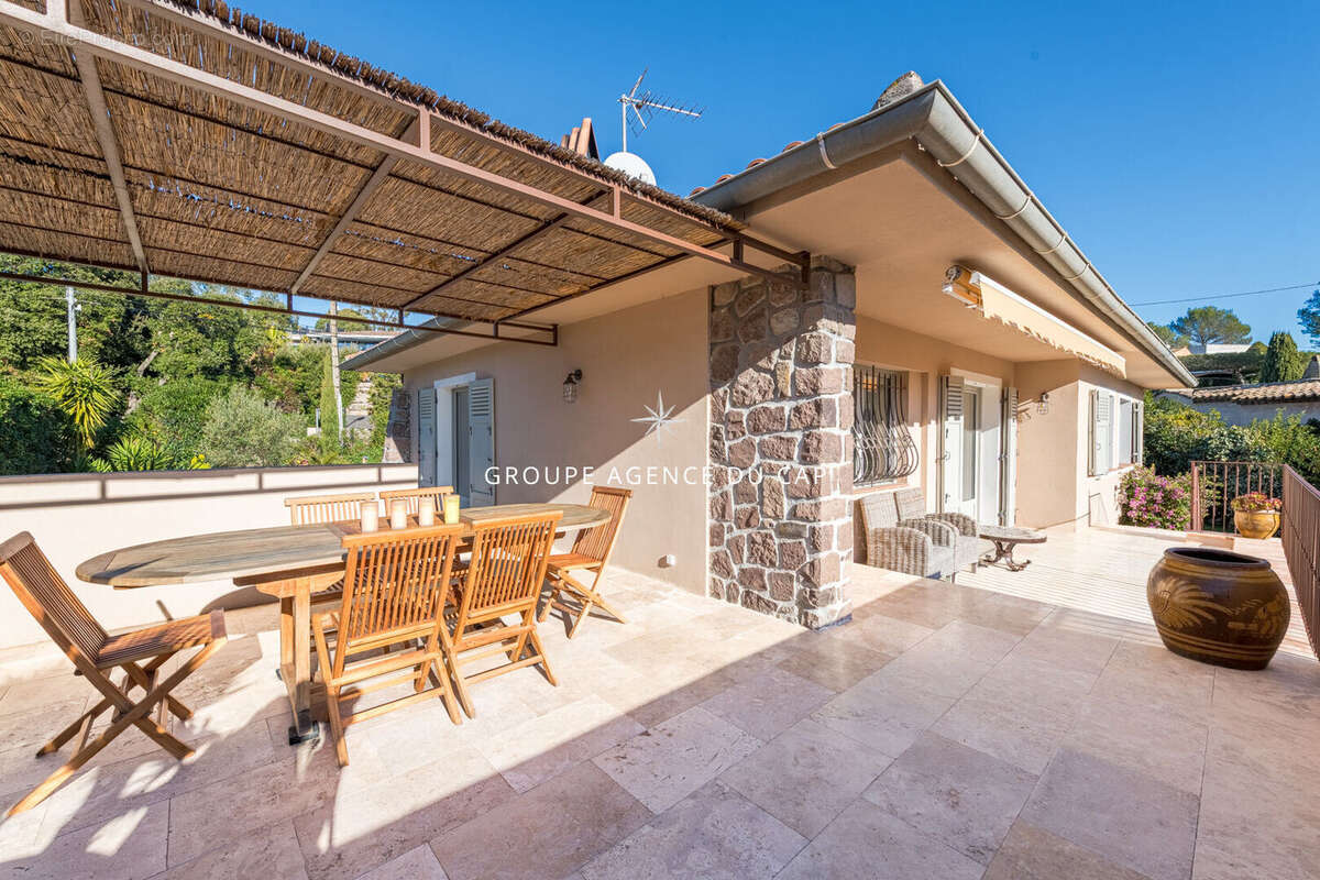 Villa  avec piscine a saint raphael au calme - photo 9