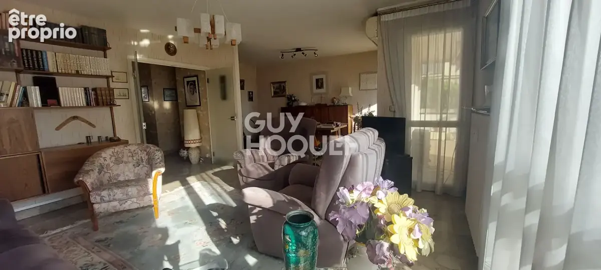 Carpentras - Appartement de 85 m² de type 3 - 2 chambres - Balcon + Place de stationnement + Cave - photo 3
