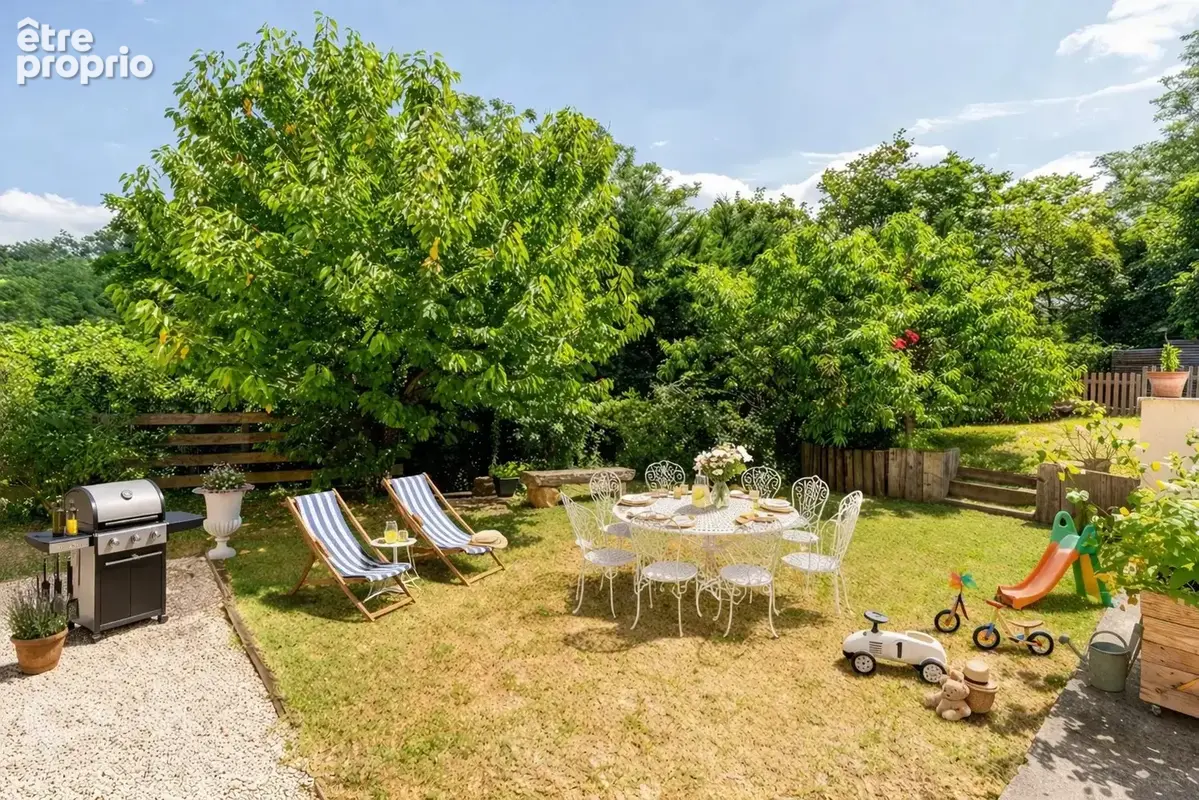 DARDILLY – Maison familiale de 135 m² sur 1000 m² de terrain - photo 2