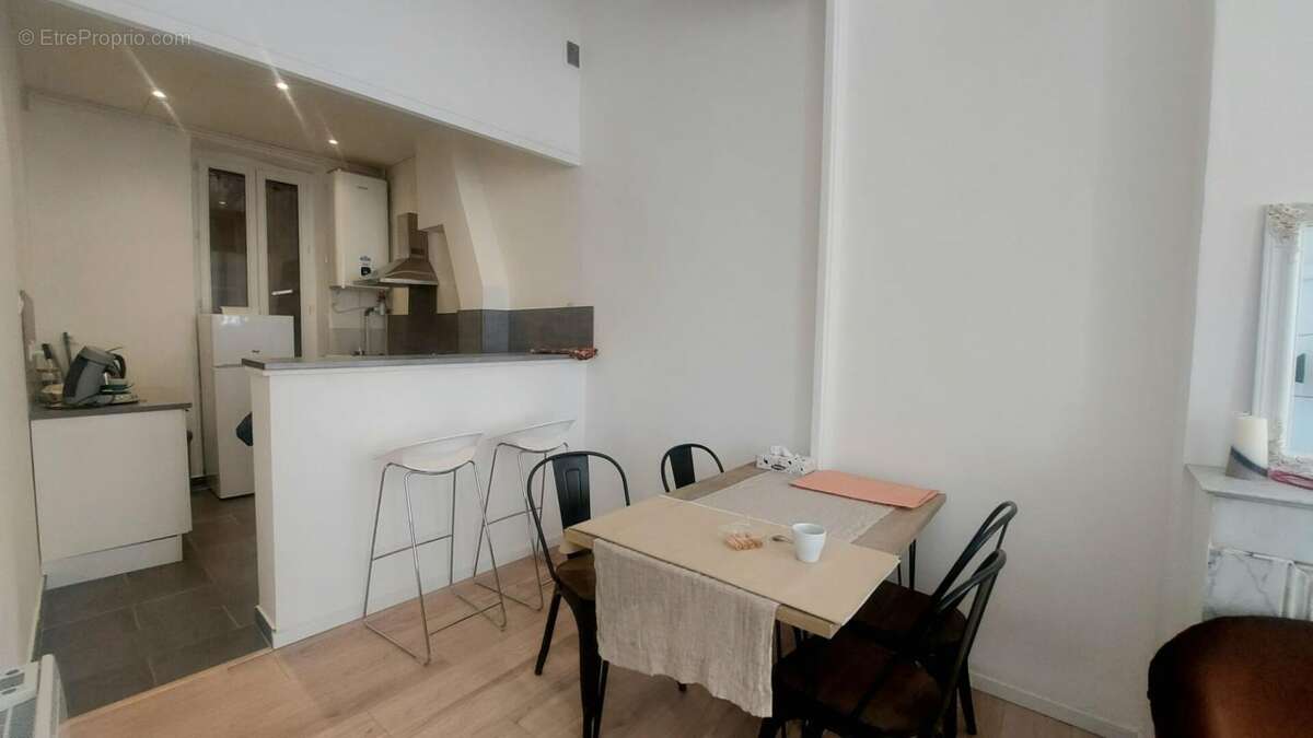 Appartement à MARSEILLE-2E