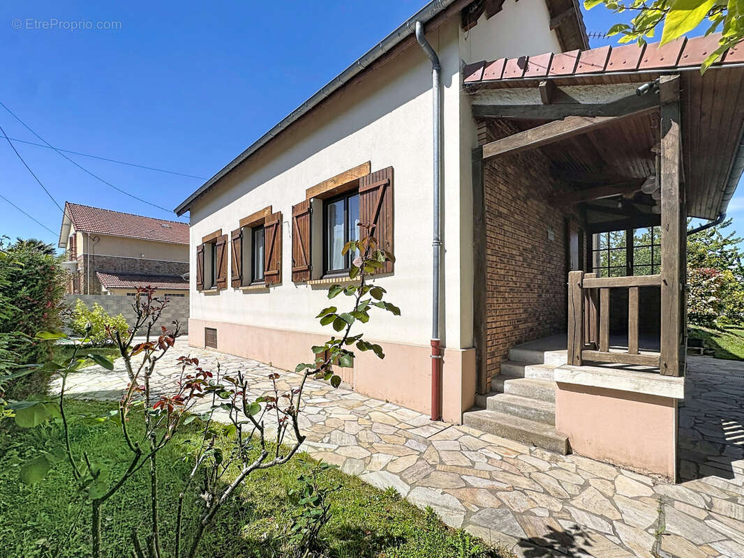 Maison à PARAY-VIEILLE-POSTE