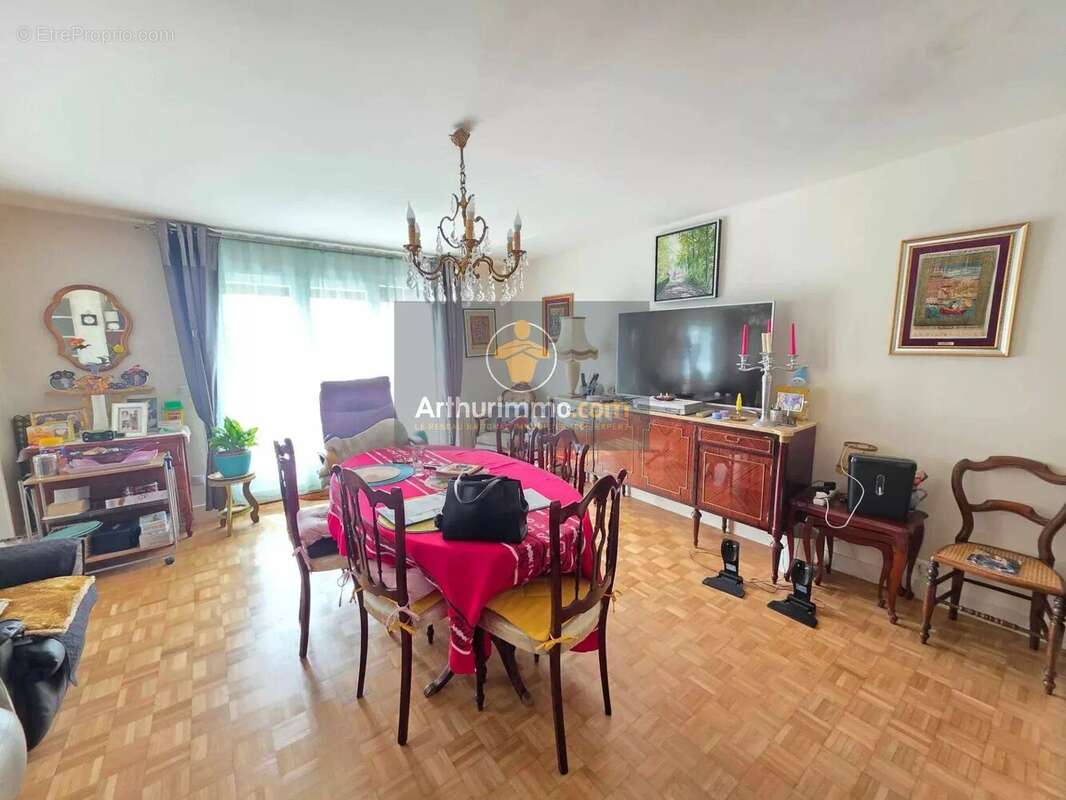 Maison à SARCELLES