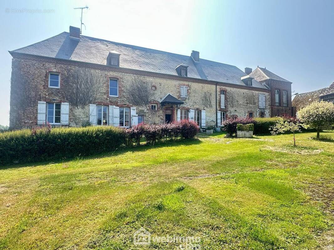 Magnifique propriété avec commodités de plain pied - Maison à MONTIGNY-SOUS-MARLE