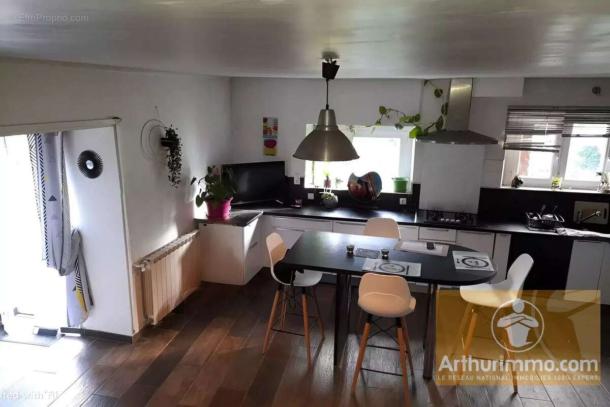 Maison à SEVERAC-LE-CHATEAU