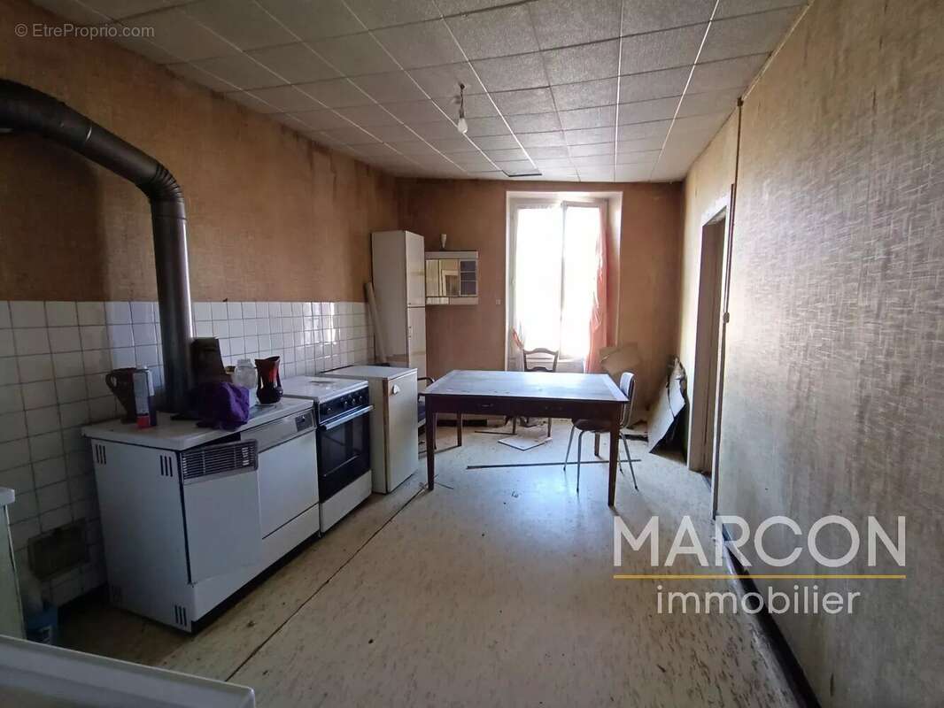 Maison à LAVAVEIX-LES-MINES