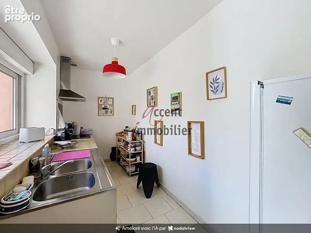 Orgon  - t2 en rez-de-chaussée avec grande terrasse, cave et parking - photo 6