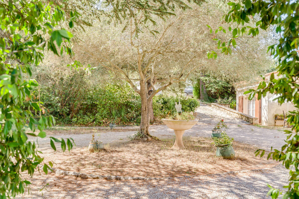 Maison à LA DESTROUSSE