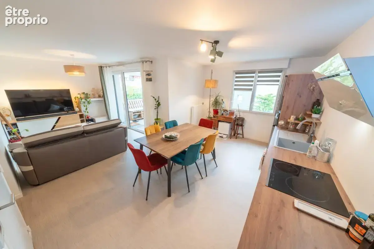 Appartement à AVRILLE