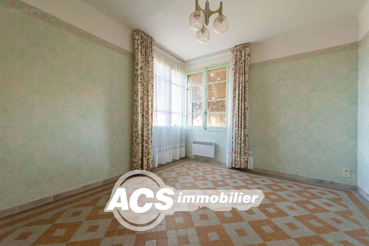 Maison à CHATEAUNEUF-LES-MARTIGUES