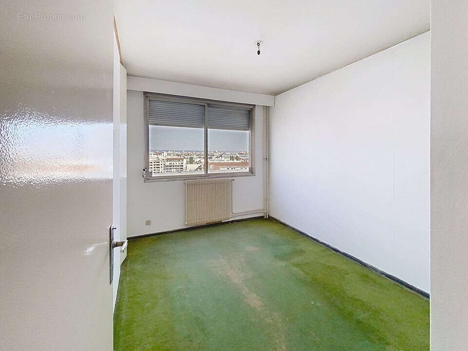 Appartement à LYON-8E