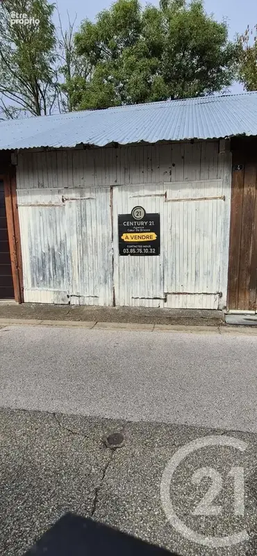 Parking à LA CHAPELLE-NAUDE