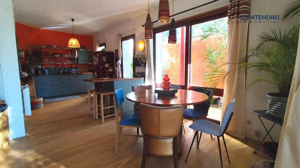 Szentendrei immobilier  maison F4 Aubais - Jardin arboré calm - Maison à AUBAIS