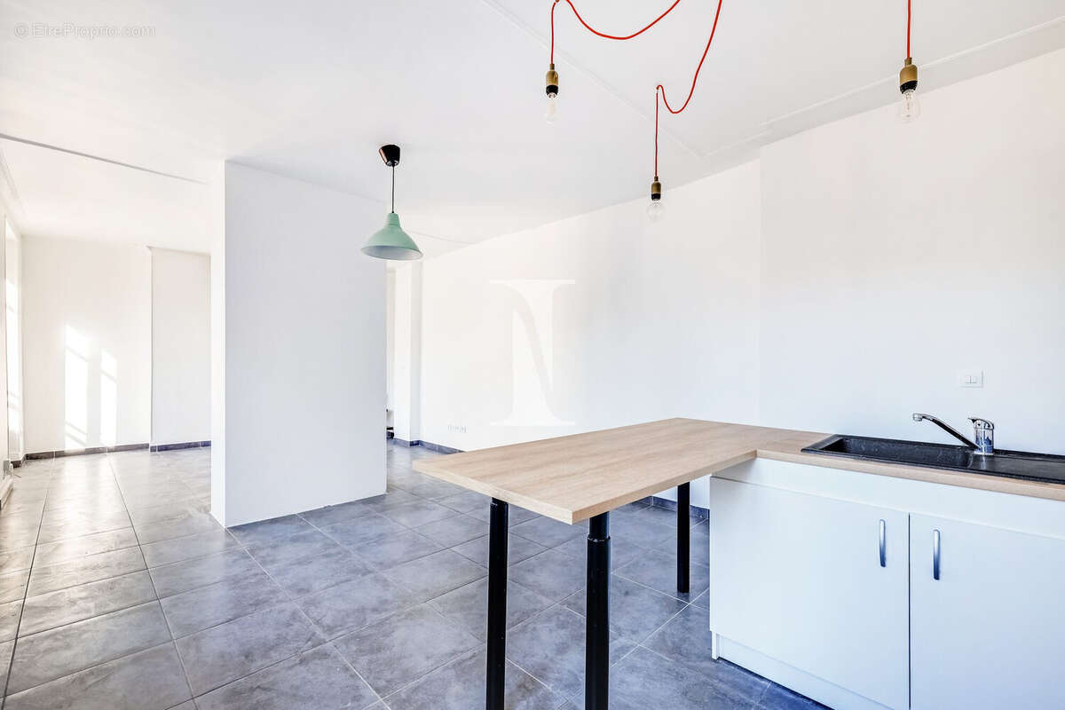 Appartement à PARIS-20E