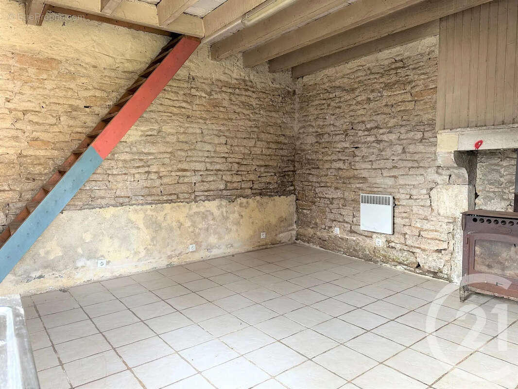 Maison 80 m² à Suilly-La-Tour  - photo 12