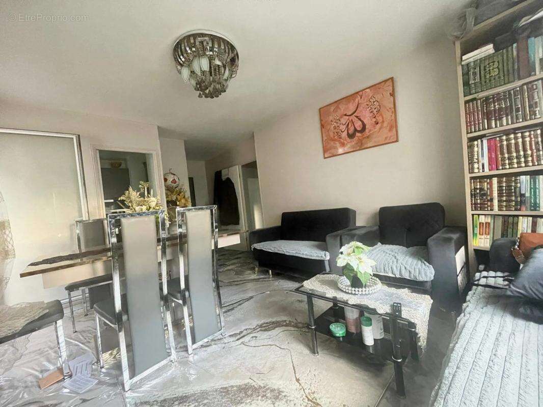 Appartement à VIGNEUX-SUR-SEINE