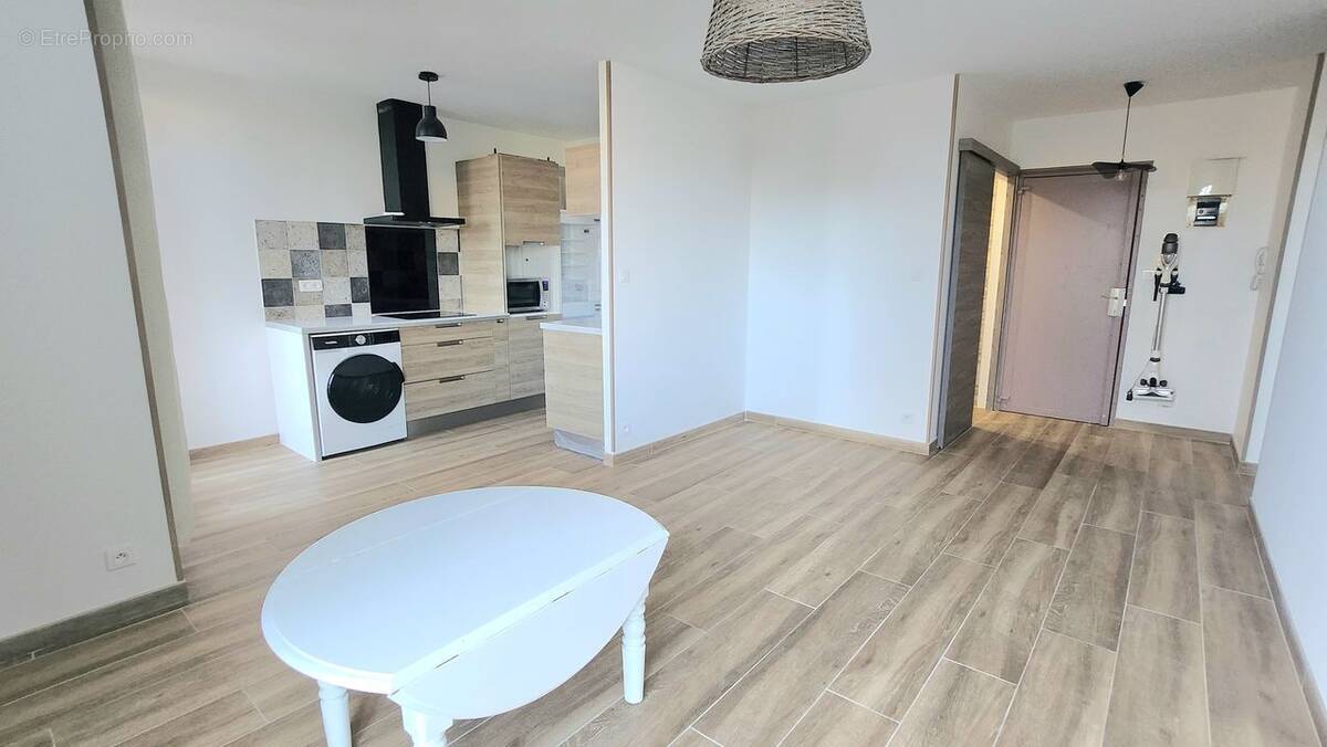 T2 / BALCON / PARKING / CAVE - Appartement à MARSEILLE-13E
