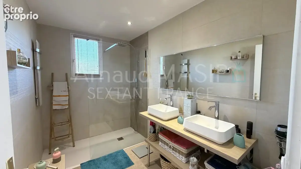 Villa 4f 142m², piscine, 2 garages, parcelle 3 174m², vue imprenanble, emplacement tranquil, proche commerces - photo 11
