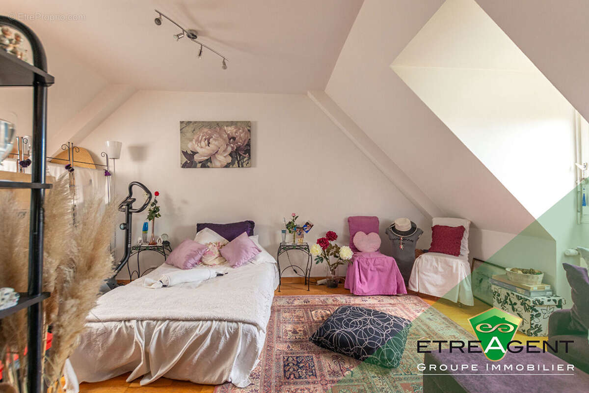 Maison à JOUY-LE-MOUTIER