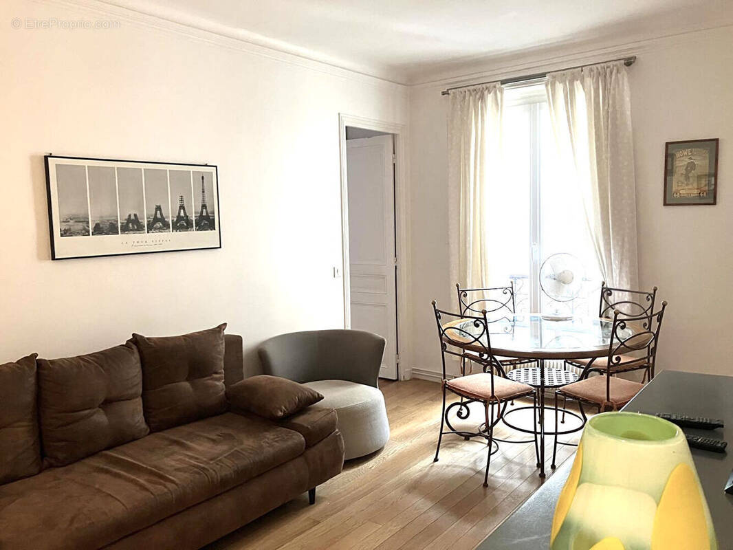 Appartement à PARIS-18E