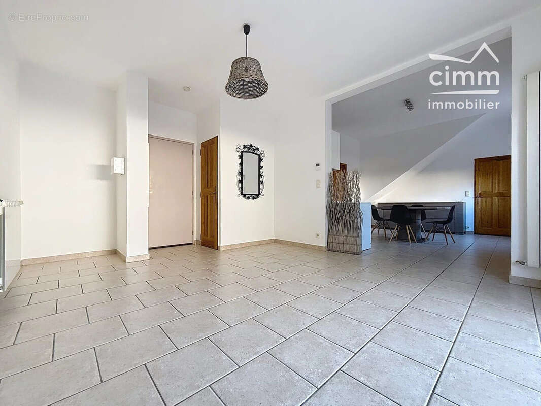 Appartement à L'ISLE-SUR-LA-SORGUE