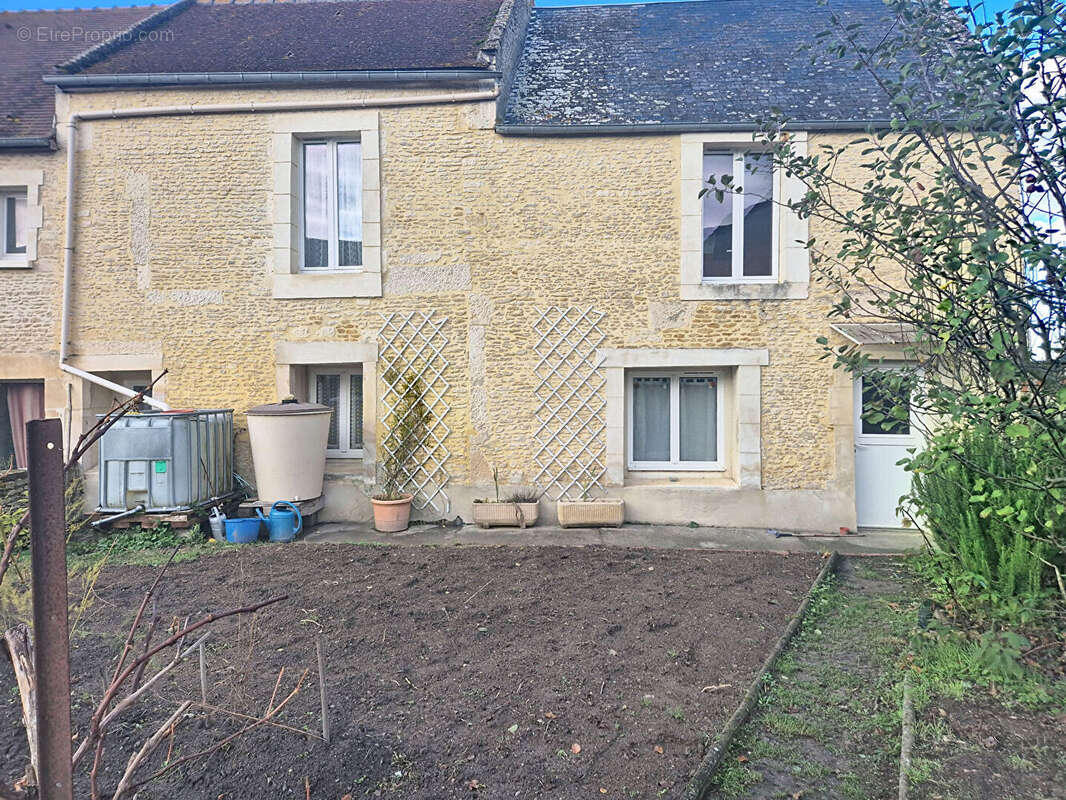 Maison à CHICHEBOVILLE