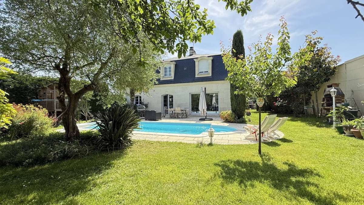 Maison à EZANVILLE