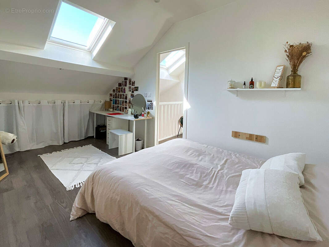 Maison à VOISINS-LE-BRETONNEUX