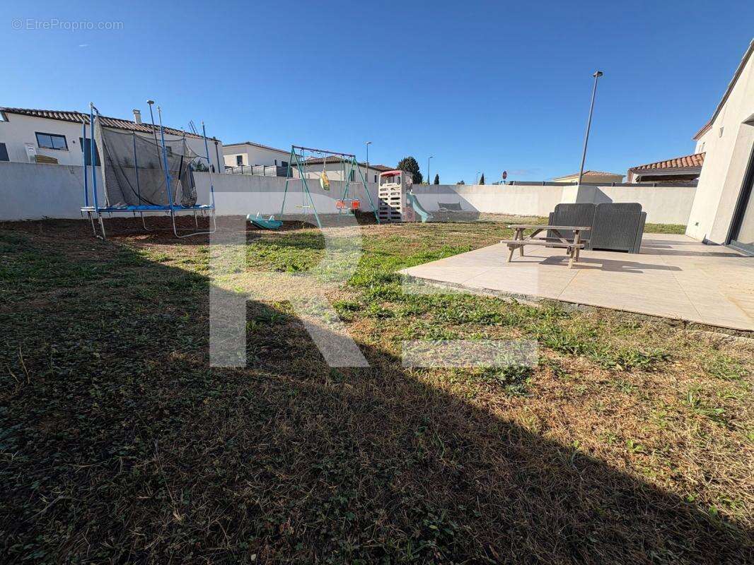 Maison à LA CALMETTE