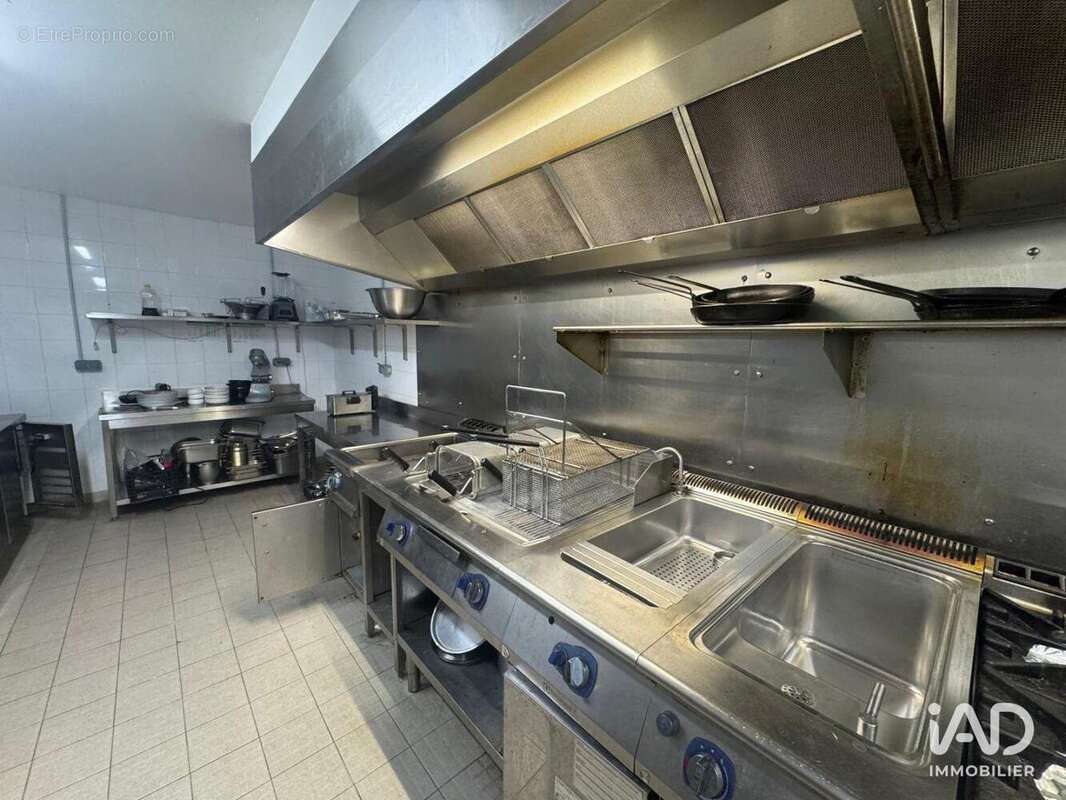 Commerce 484 m² à Milly-La-Foret  - photo 3