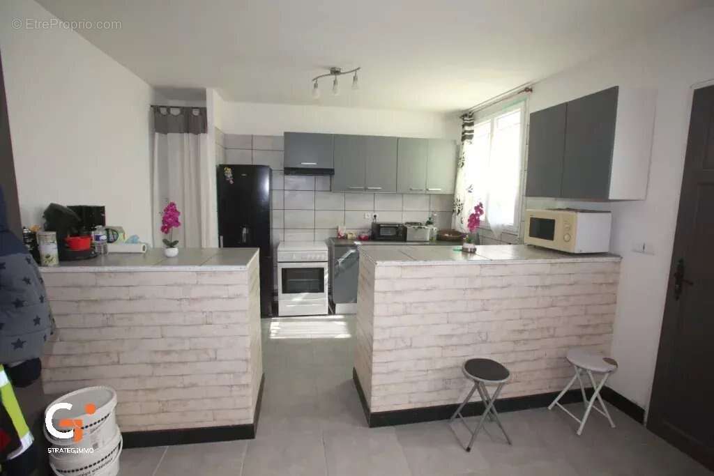 Maison 5 pièces avec cour - photo 2