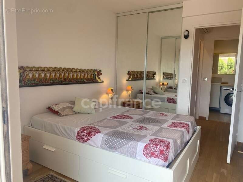Appartement à vendre 2 pièces HYERES (83) - Port de Hyères - Parking - Terrasses - Cave - photo 18