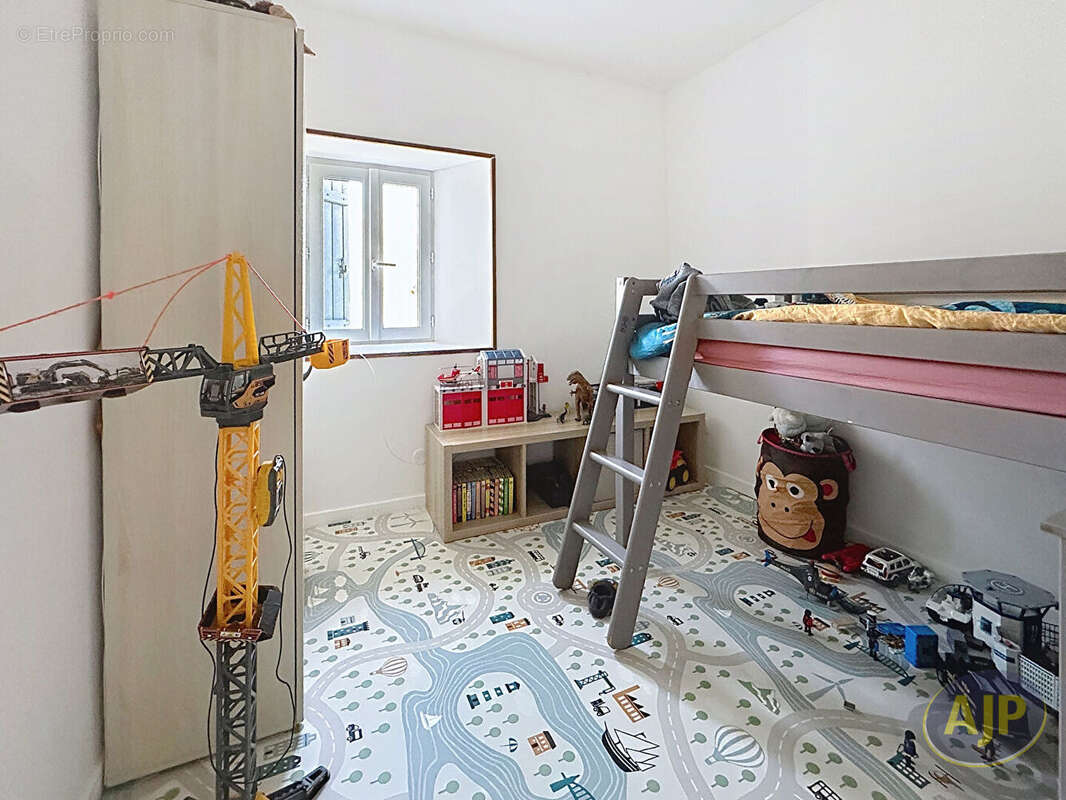Maison Echebrune 5 pièce(s) 116 m2 - photo 8