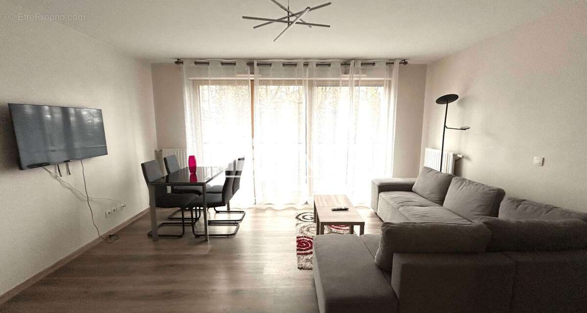 Appartement à LOUVRES
