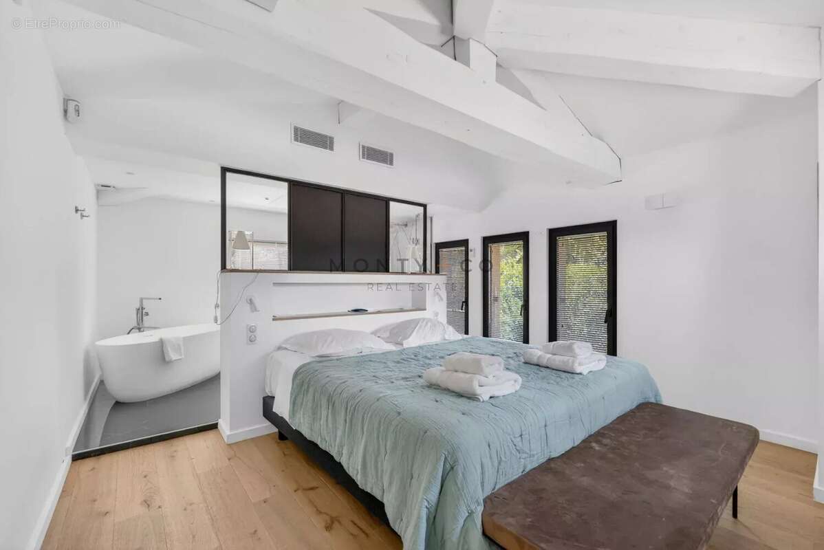 À Vendre – Villa d’architecte neuve à pied du village de Saint-Tropez - photo 15