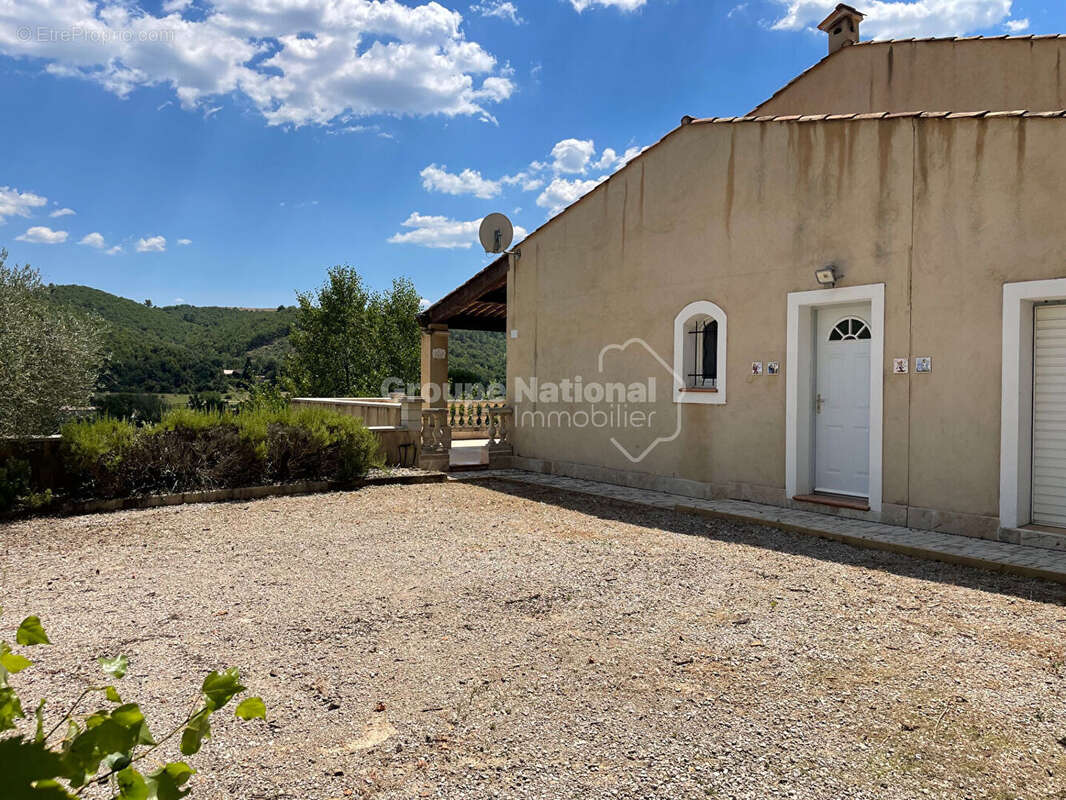 Allemagne En Provence T6 -163 m2 piscine garages 2159m² de terrain - photo 23