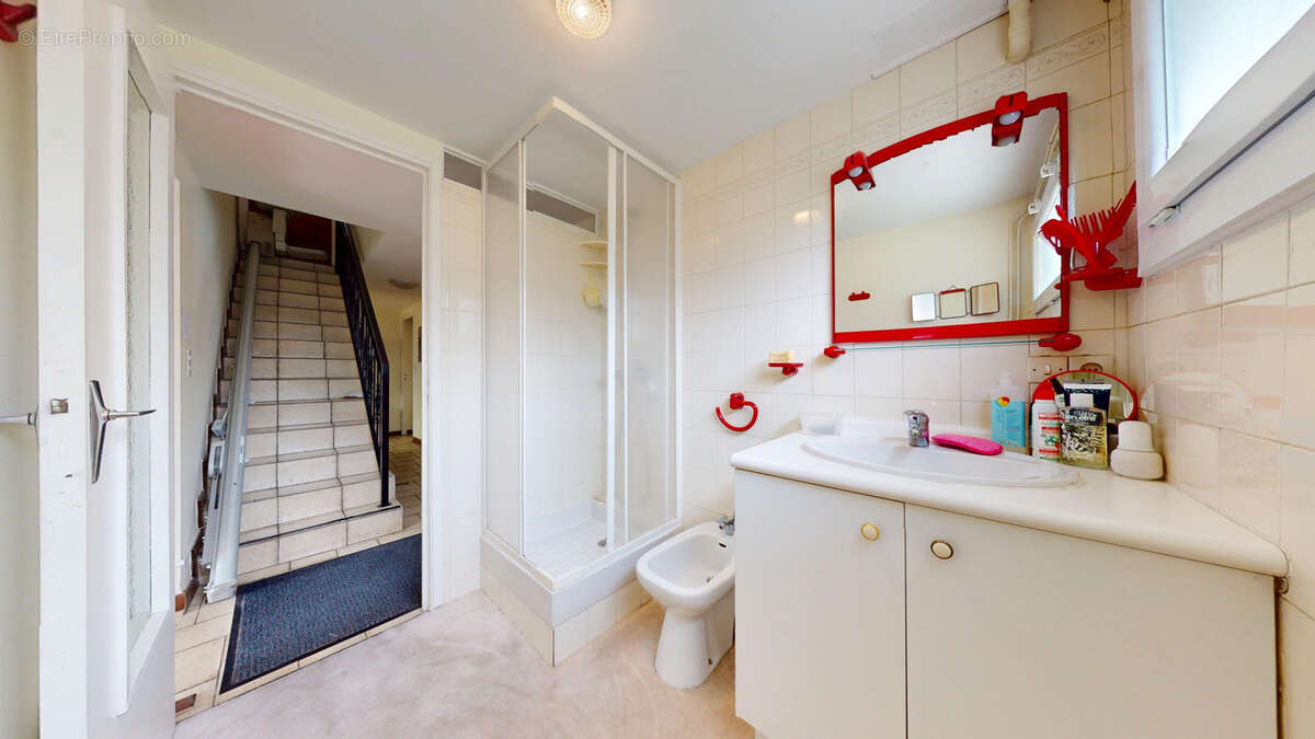 Maison à LA SALVETAT-SAINT-GILLES