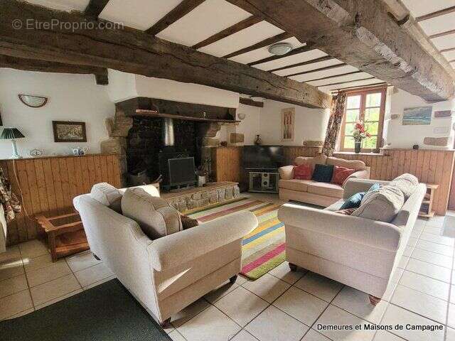 Maison à SAINT-CYR-DU-BAILLEUL