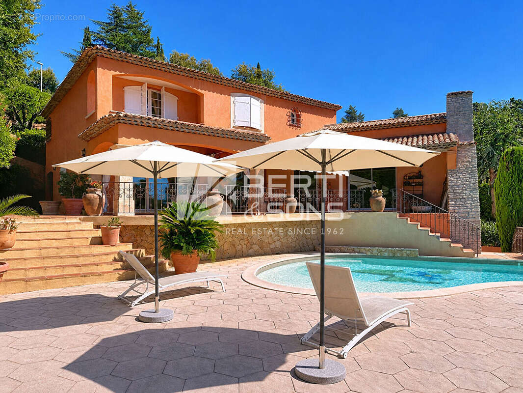Maison à MANDELIEU-LA-NAPOULE