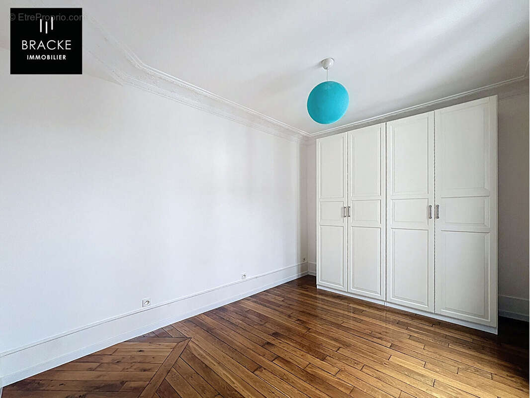 Appartement à COURBEVOIE