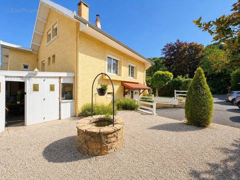 Maison à MAUBEC