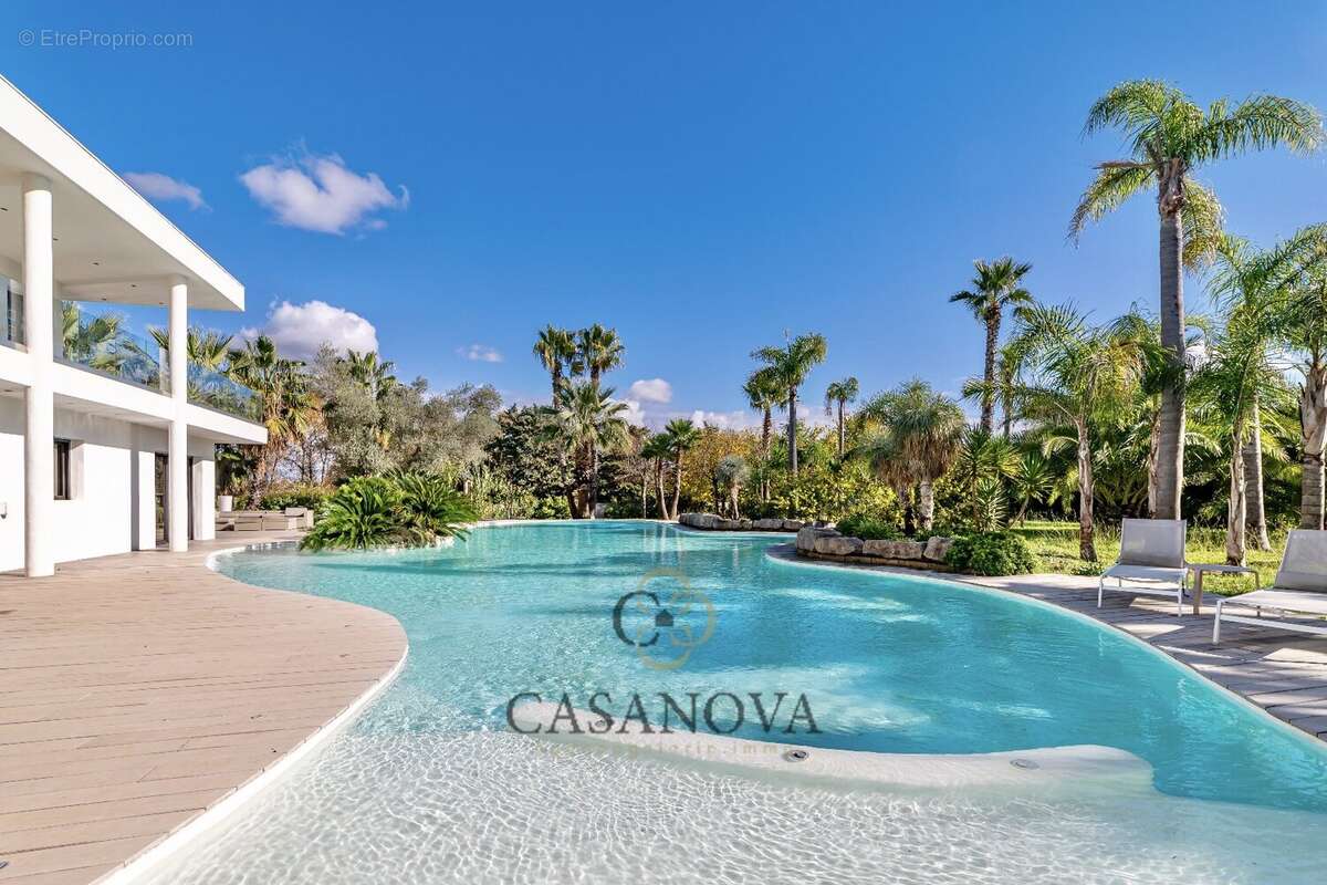 Maison à SAINT-BRES