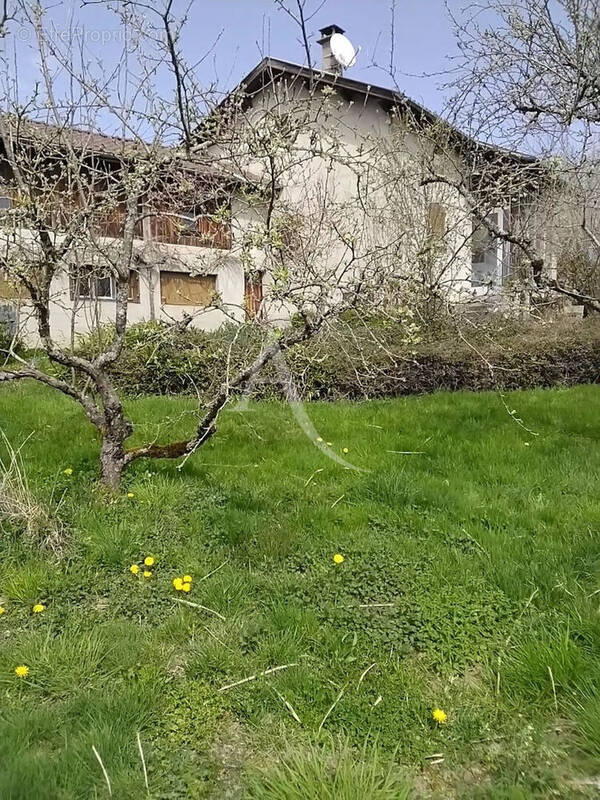Maison à AUGEROLLES